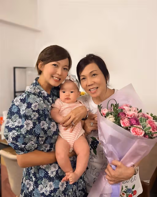 母親節曬家庭照　洪永城父女像隔代雙胞胎
