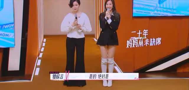 前TVB男星女兒樣貌清純激似韓星允兒,曬超低胸美照女人味十足