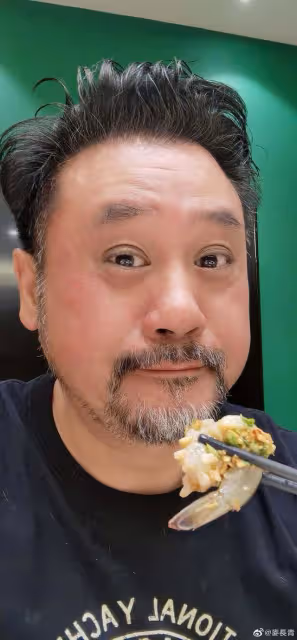 53歲港星參加內地模擬駕考！超20年駕齡，挑戰2次倒車入庫不合格