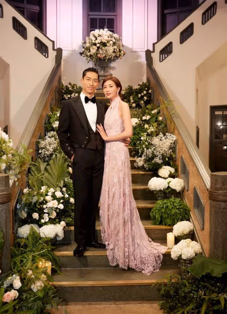 林志玲在紐約高檔餐廳被偶遇，47歲膚白貌美，戴9萬元手鐲露鎖骨