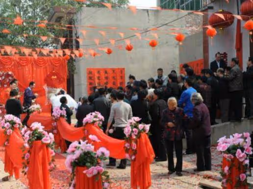 兒媳，我和你哥嫂想搬過來住，媽，別來了，婚房我打算出租！
