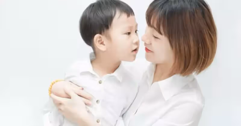 婆婆逛商場撞上兒媳，聽見旁邊男孩叫她媽媽，立馬回家讓兒子離婚