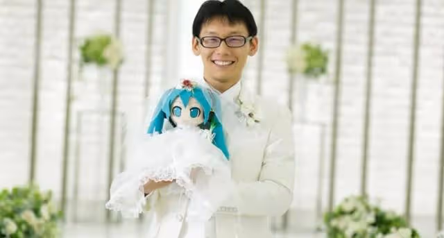 日本小哥與初音結婚兩年不到,老婆停止服務,只剩一句無法連接
