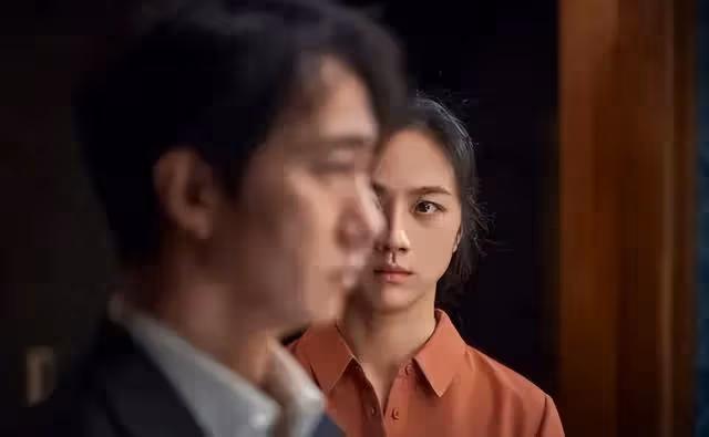 湯唯事業轉向韓國?秀韓語衝擊金棕櫚,韓國老公為討歡心豪擲13.5億