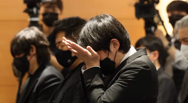 姜受延出殯,薛耿求、鄭雨盛扶靈!一生未婚與父母一起安葬