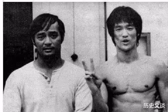李小龍的日本徒弟,終生為李小龍守墓,如今93歲依然每周掃墓一次