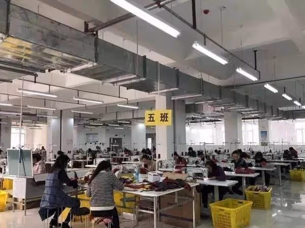 為了供哥哥念書我至今未嫁，父母安排了我的婚事，我含淚離家出走
