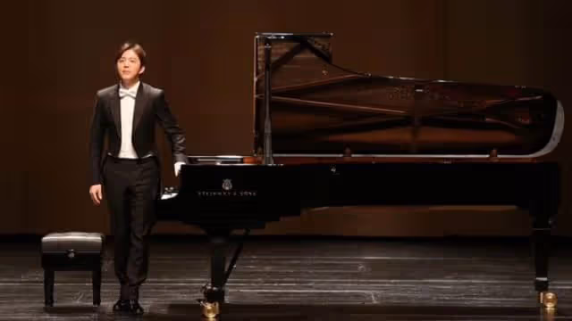 卷嫖妓風波後「下落不明」　李雲迪與父親名下財產被扣押