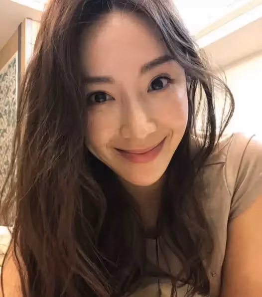 母女顏值高!隋棠媽媽「年輕舊照曝光」網驚豔:氣質好好 曾堅持「送母出國3個月」暖心原因曝光
