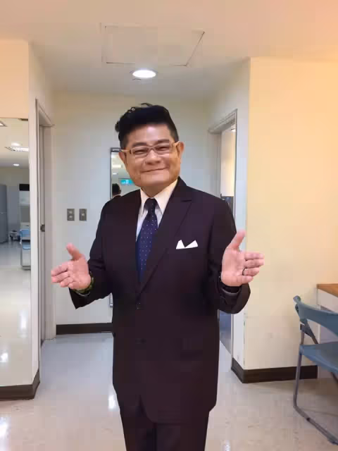 遭騙上千萬!許效舜「靠小24歲妻旺夫」:娶她是我運氣好 感情甜蜜「老婆心急求子」他每晚心驚膽顫