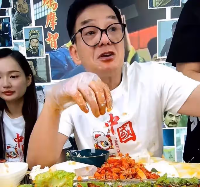 又一批過氣港星定居內地,住二線城市當網紅,渴望在內地買房