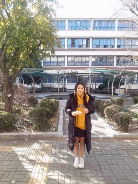 韓國安妮海瑟薇,十四歲成全民偶像,完美身材臉蛋引千萬女性嫉妒