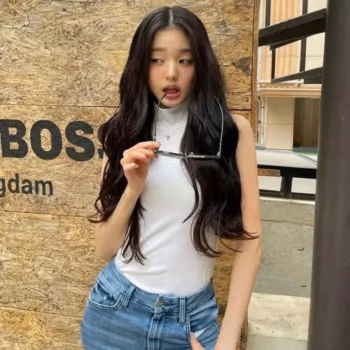 韓國安妮海瑟薇,十四歲成全民偶像,完美身材臉蛋引千萬女性嫉妒