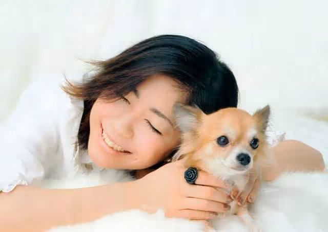 38歲美籍日裔女歌手官宣出櫃，曾16歲出專輯，今說出一想法引熱議