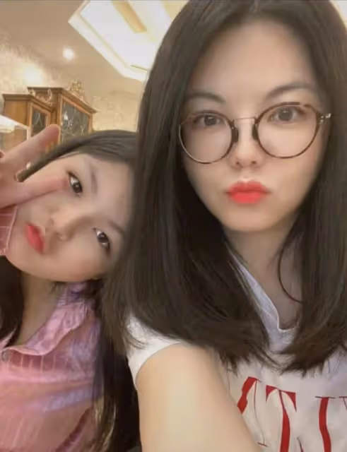 李湘上海隔離一月，用6萬元烤箱做硬菜，和王詩齡居豪宅生活精緻