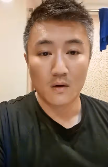 知名童星葉靜近況,41歲胖60斤頭髮花白,理髮店關門無奈親自剃頭