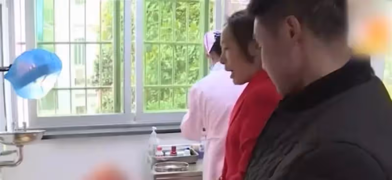 39歲高齡孕婦生下獨眼寶寶，天生只有一隻眼睛，母親決心為她「捐眼」感動眾人：母愛無私