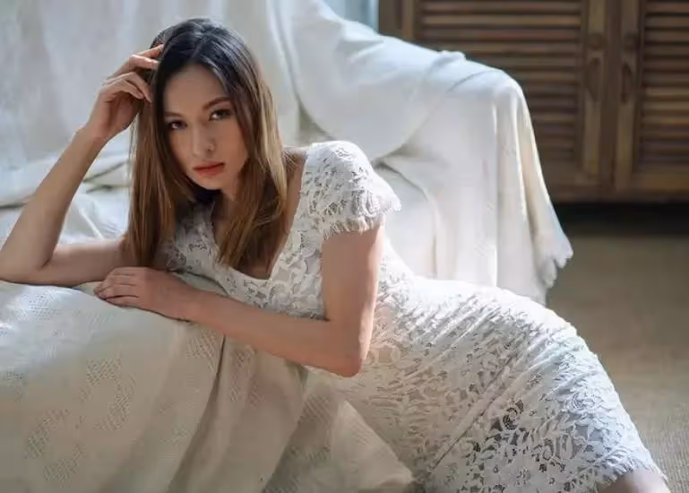「李世民」林俊賢女兒宣布改名！想出道，五官深邃身材完美，曾參加港姐選美卻遭淘汰，20歲兒子沒爸爸帥，網：浪費了好基因