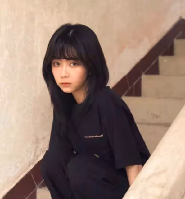 譚松韻發文曬美照，身形消瘦惹人心疼：眼神里沒有了光亮