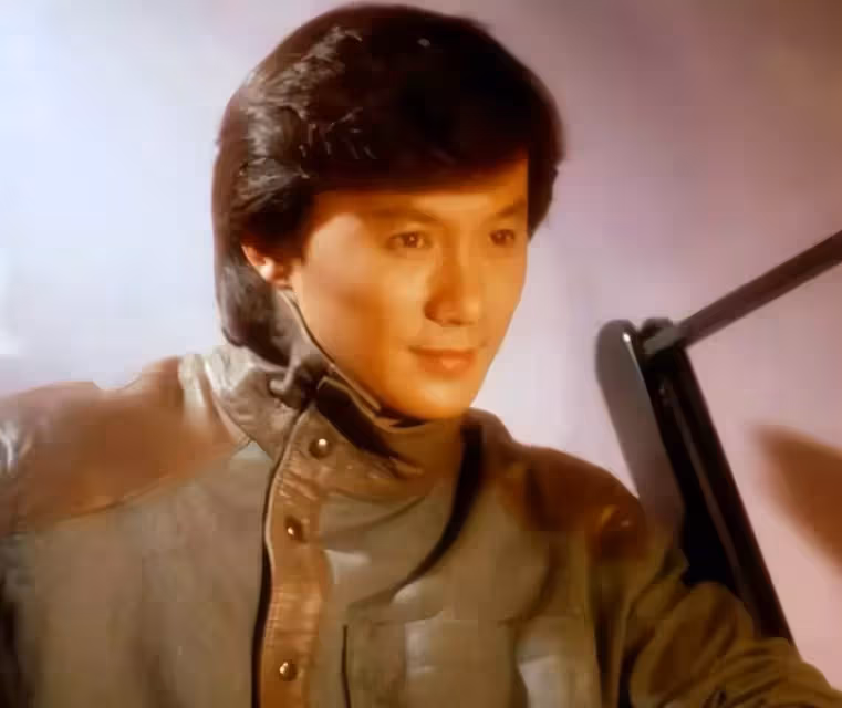 張學友譚詠麟偶像，23歲娶初戀相伴51年零緋聞恩愛如初，今74歲三代同堂，一家10口超溫馨