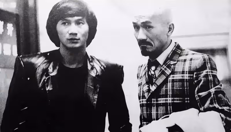 張學友譚詠麟偶像，23歲娶初戀相伴51年零緋聞恩愛如初，今74歲三代同堂，一家10口超溫馨