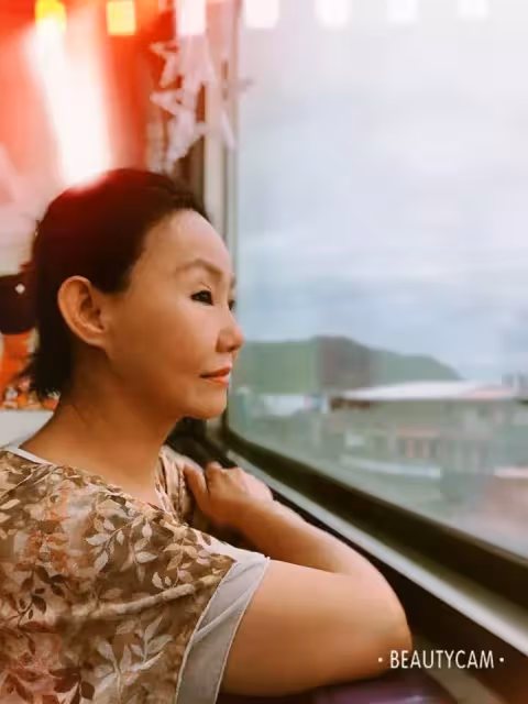 被評笑比哭難看，呂雪鳳強撐為家人還債50年張開眼就在掙錢，養活全家7口，不捨曝最大願望