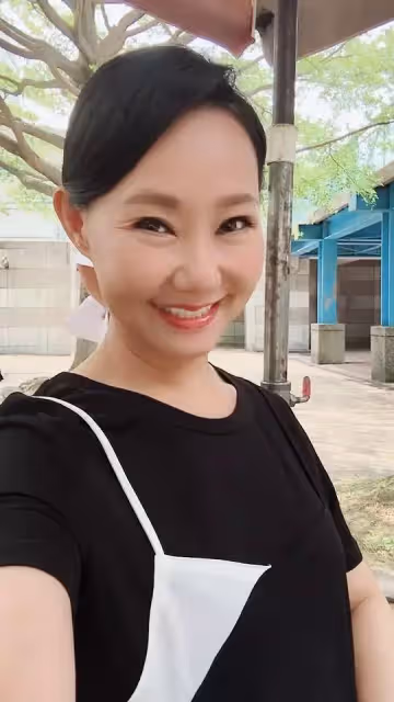 被評笑比哭難看，呂雪鳳強撐為家人還債50年張開眼就在掙錢，養活全家7口，不捨曝最大願望