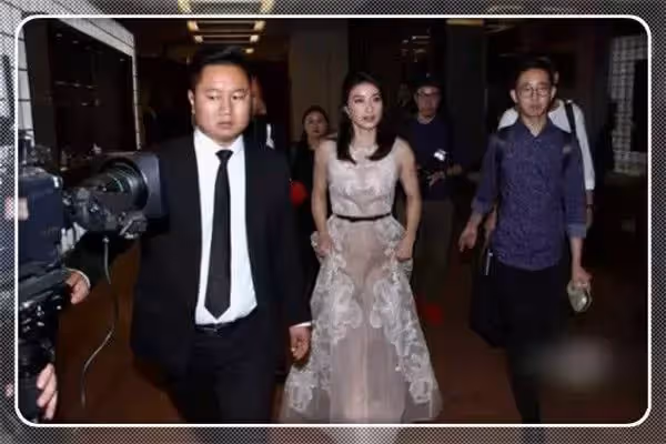 郭晶晶終於穿出像闊太了，她的美是一種高姿態的美， 無人能比