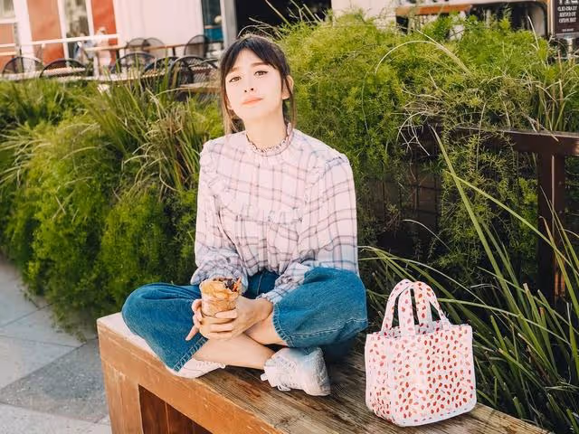 莉亞·迪桑：日本頭號寫真女郎，無悔在人氣巔峰時隱退結婚的選擇