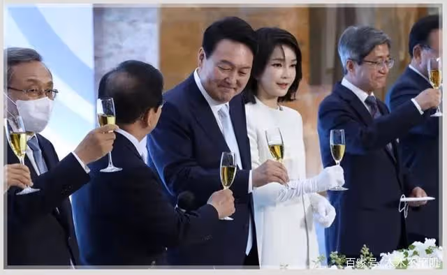 「撞臉」李富真，這位韓國新任總統夫人有多絕