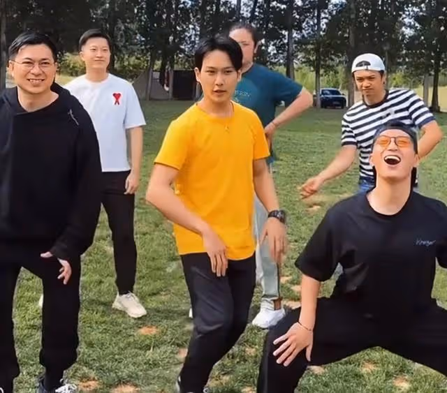 恭喜！賭王最美千金何超蓮被曝領證結婚，公開默認竇驍是她的老公