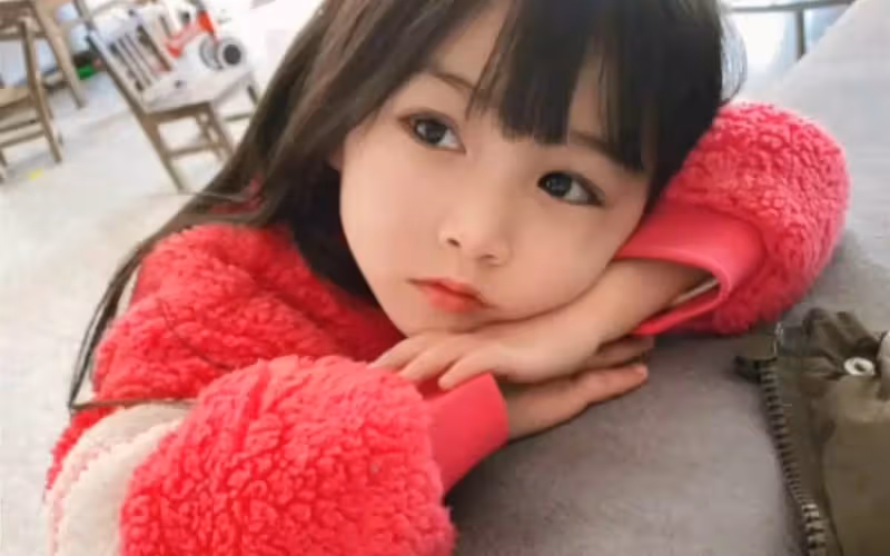 6歲「無聲天使」藍妮妮:逆天「顏值」傾國傾城,生活卻無法自理,美貌背後的心酸令人心疼