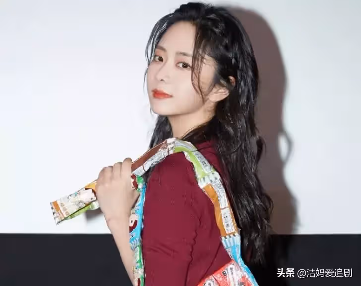 《請叫我總監》收視衛視第一!譚松韻9部熱播劇你看過幾部?