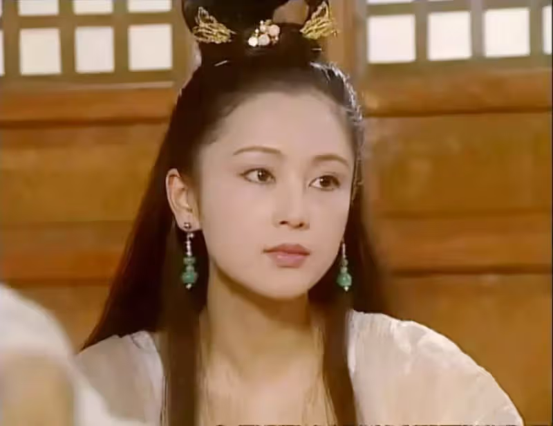 「丫鬟臉」就別硬演小姐!讓8位女星告訴你,什麼叫大家閨秀