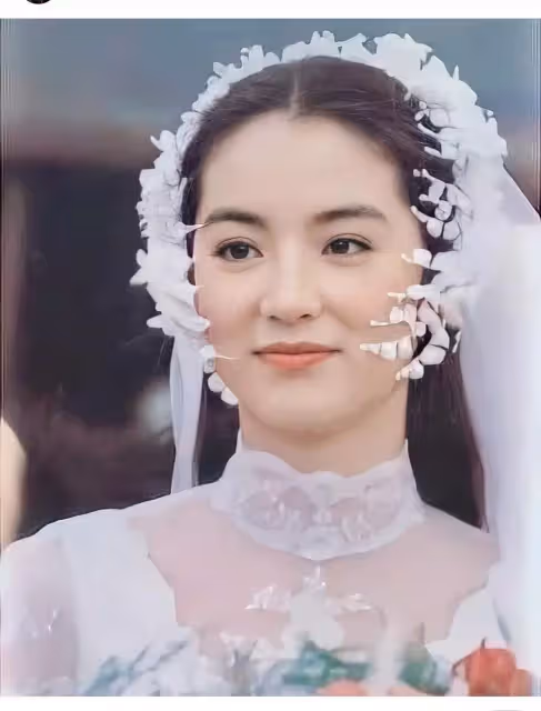 林青霞下巴美人溝,高圓圓V中帶方,都是頂級美女的標志
