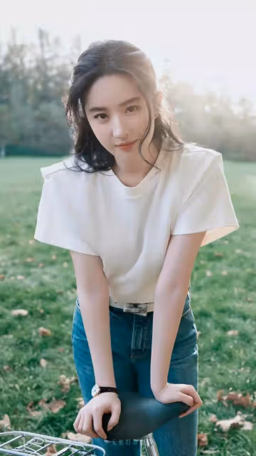林青霞下巴美人溝,高圓圓V中帶方,都是頂級美女的標志