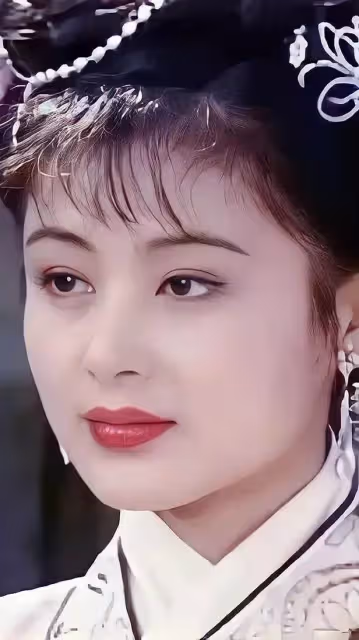 林青霞下巴美人溝，高圓圓V中帶方，都是頂級美女的標志
