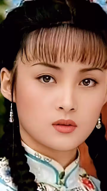 林青霞下巴美人溝，高圓圓V中帶方，都是頂級美女的標志