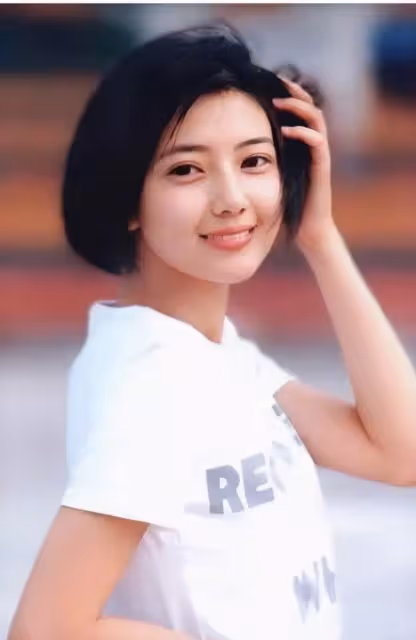 林青霞下巴美人溝，高圓圓V中帶方，都是頂級美女的標志