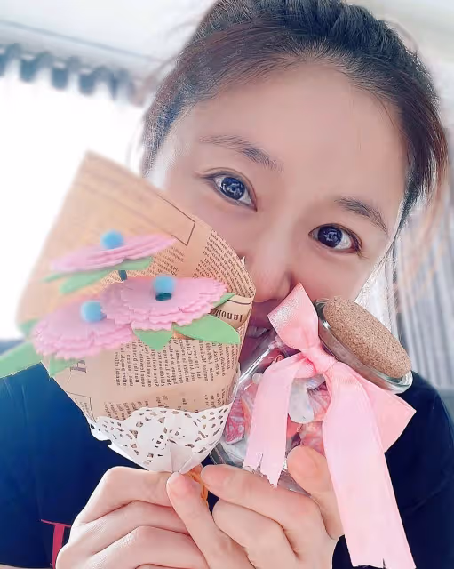 女兒停課在家練妝發　要當林心如的專屬造型師