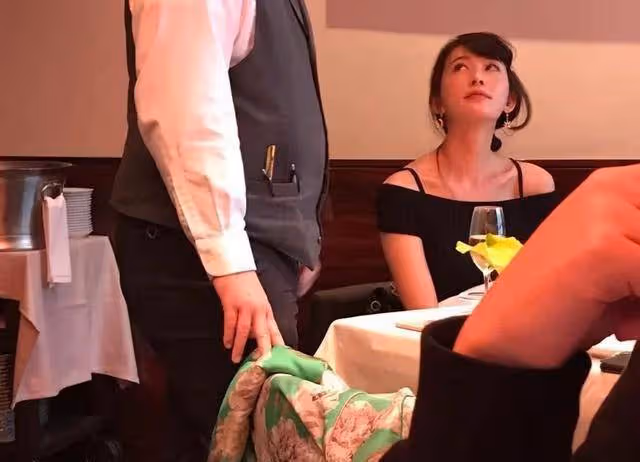 紐約用餐被網民偶遇　林志玲小露香肩狀態佳