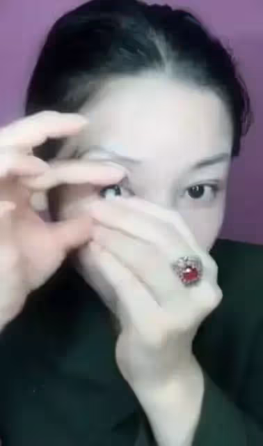 大媽要模仿香妃被人嘲笑,化妝後美翻了,網友:失傳已久的易容術!
