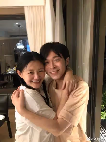 48歲曾寶儀「素顏近照曝光」皺紋明顯娃娃臉不再 堅持「自然蒼老」網友:和曾志偉越來越像
