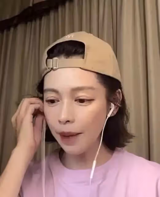 徐若瑄近照大變樣,雙眼皮太寬,意外撞臉王心淩,被網友嘲笑蛤蟆成精
