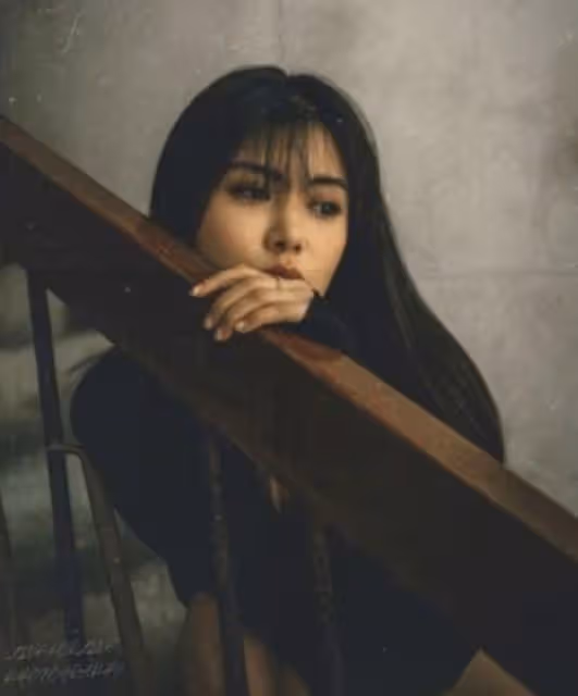 呂良偉侄女改名回內地發展，入行5年首演女一，29歲顏值高身材好