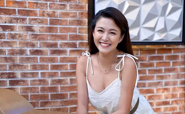 靠工作療情傷!TVB上位小花早前經歷失戀,與相戀4年男友不歡而散