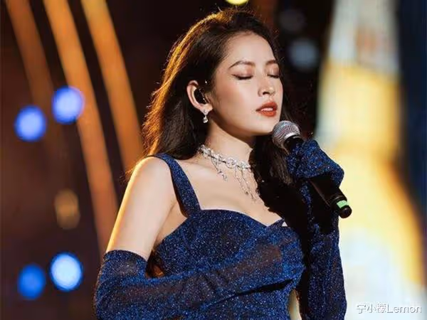 越南第一美女:16歲出道吸粉1170萬,被贊熱巴、柳岩結合體