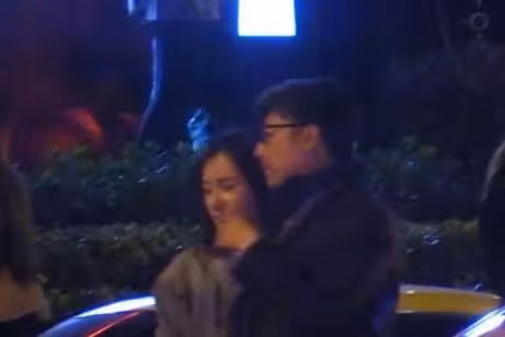 王岳倫李湘被疑復婚，同在上海隔離一個月，兩人同天發動態巧合多