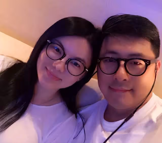 王岳倫李湘被疑復婚，同在上海隔離一個月，兩人同天發動態巧合多