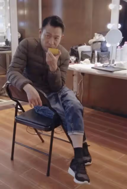 豪宅內景罕見曝光!61歲劉德華居家「拖地做家務」自律愛家庭 生活儉樸「節制慾望」會活得更舒心